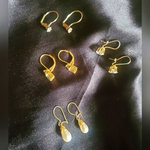 4 pairs of elegant gold tone crystal and faux pearl dainty vintage earrings